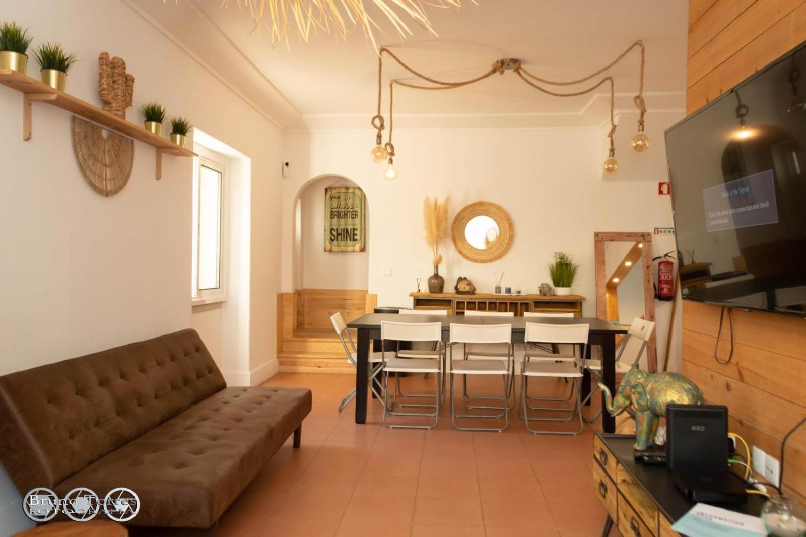 The Shed Surf Lodge กอสตา ดา กาปาริกา ภายนอก รูปภาพ